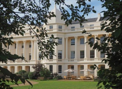 “英国十大商学院”指的是那几所呢？